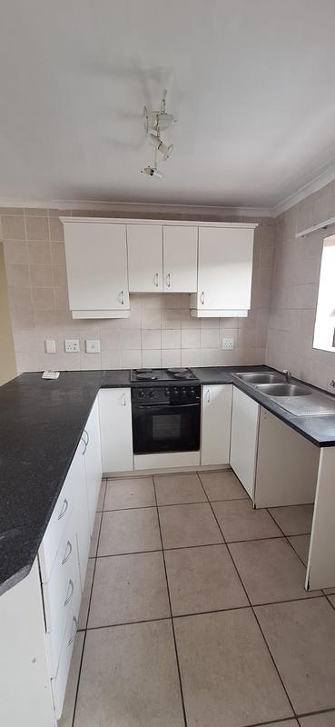 To Let 2 Bedroom Property for Rent in Guldenland Western Cape